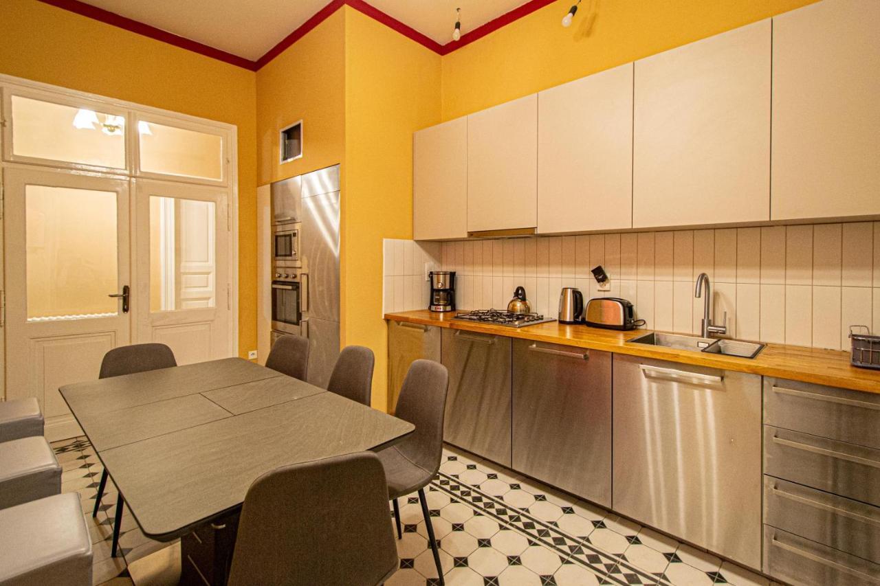 4 Bedrooms 130M2 Apartment At The Main City Square ปราก ภายนอก รูปภาพ