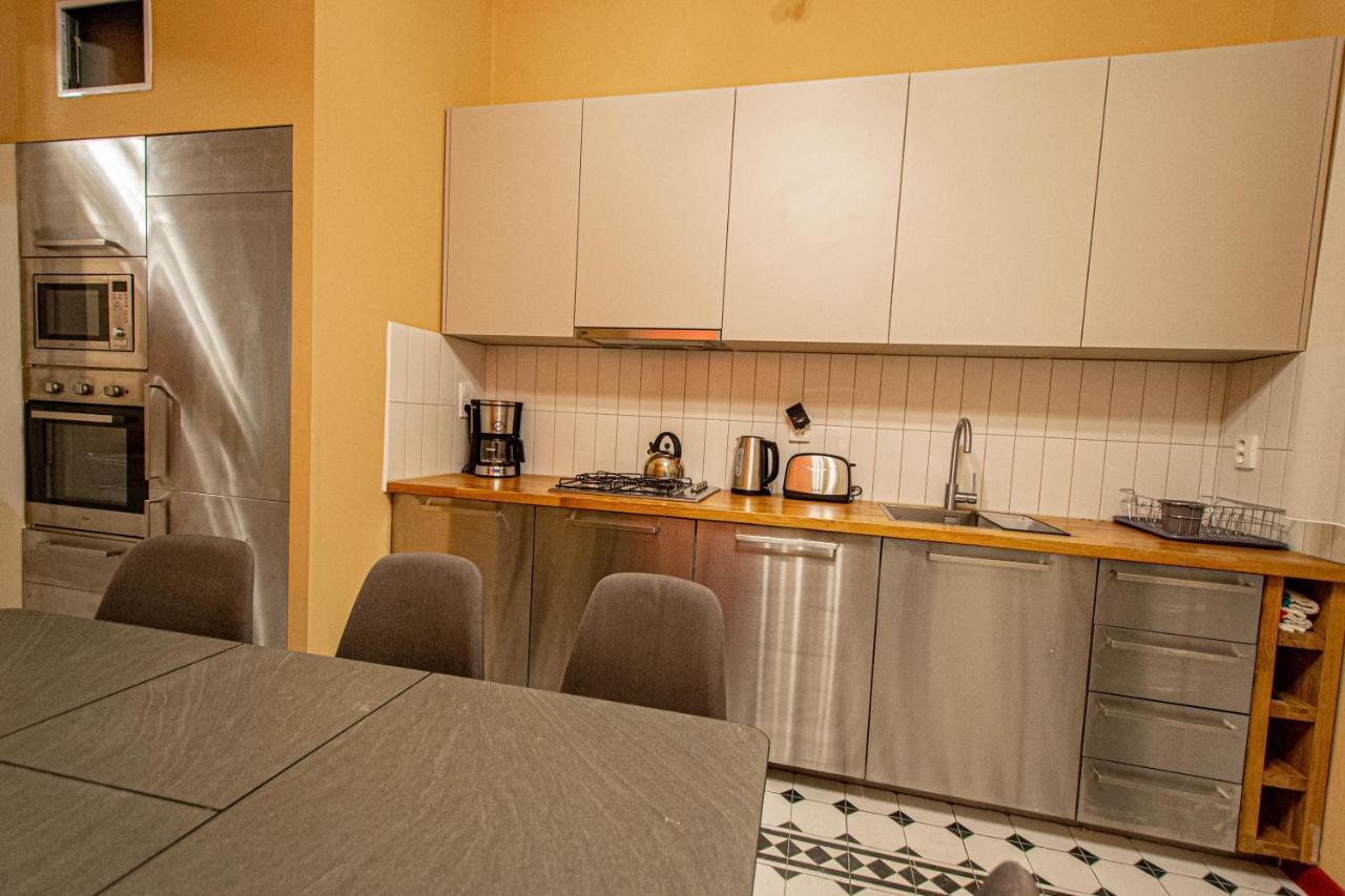 4 Bedrooms 130M2 Apartment At The Main City Square ปราก ภายนอก รูปภาพ
